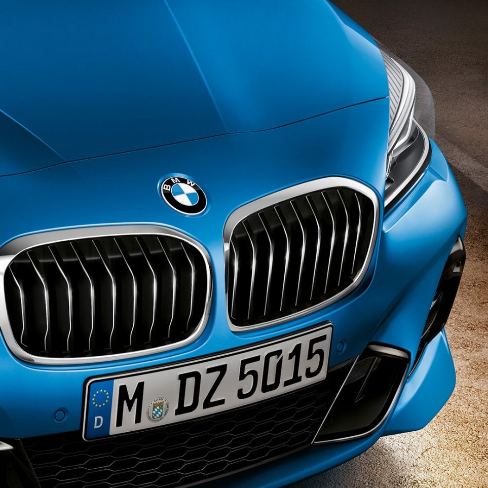 Dobbelgrill BMW 2-serie Gran Tourer Dobbelgrill BMW 2-serie Gran Tourer F46 Facelift 2018 Estoril blå metallic Næropptak front