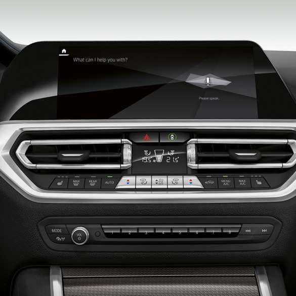 Intelligent personlig assistent i BMW 3-serie Sedan. Nærbilde av skjermene med intelligent personlig assistent på førerplassen i BMW 3-serie Sedan