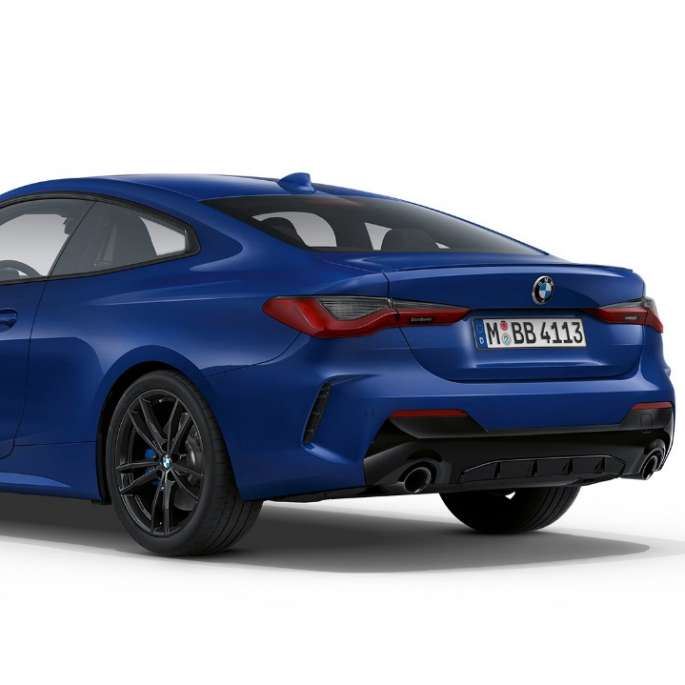 Hekk BMW 4-serie Coupé M Sportspakke G22 2020 BMW 4-serie Coupé G22 2020 M Sportspakke Arctic Race blå metallic - Sett skrått bakfra
