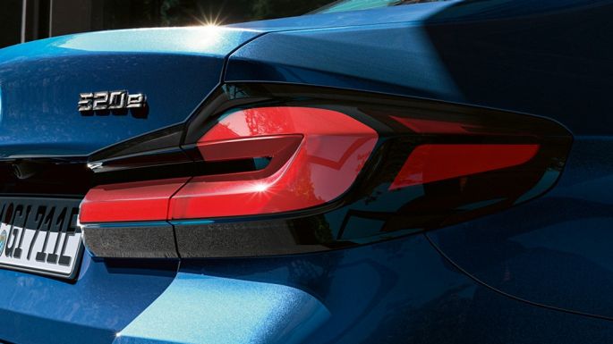 Baklys i 3-D-Form BMW 5-serie Sedan G30 Baklys i 3-D-Form BMW 5-serie Sedan G30 Facelift 2020 phytonicblå nærbilde hekk