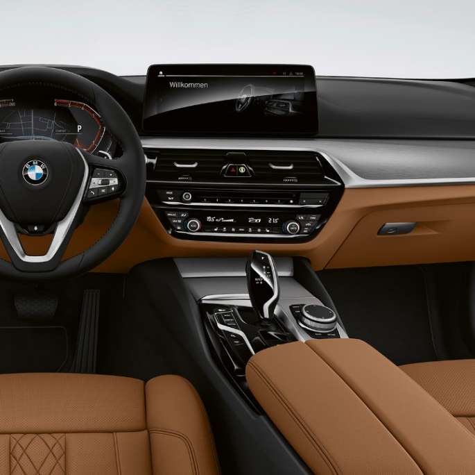 Førerplass BMW 5-serie Sedan G30 standardmodell Førerplass BMW 5-serie Sedan 540i G30 2020 standardmodell sensatec konjakk kupé