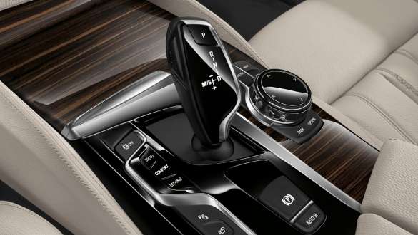 Betjeningselementer interiør BMW 5-serie Sedan G30 Betjeningselementer i høyglanset sort BMW 5-serie Sedan G30 Facelift 2020 interiør