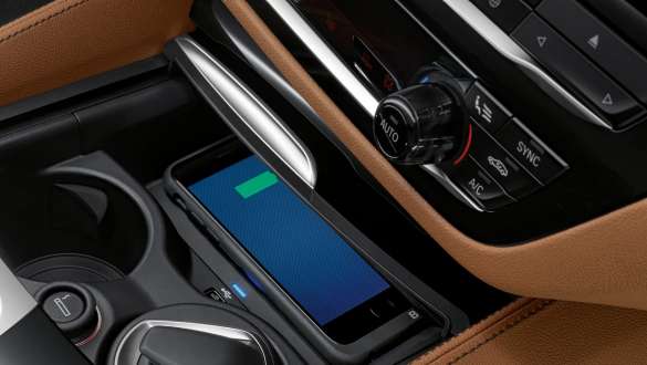 Trådløs lading av telefon BMW 6-serie Gran Turismo G32 Trådløs lading av telefon BMW 6-serie Gran Turismo G32 2017 interiør