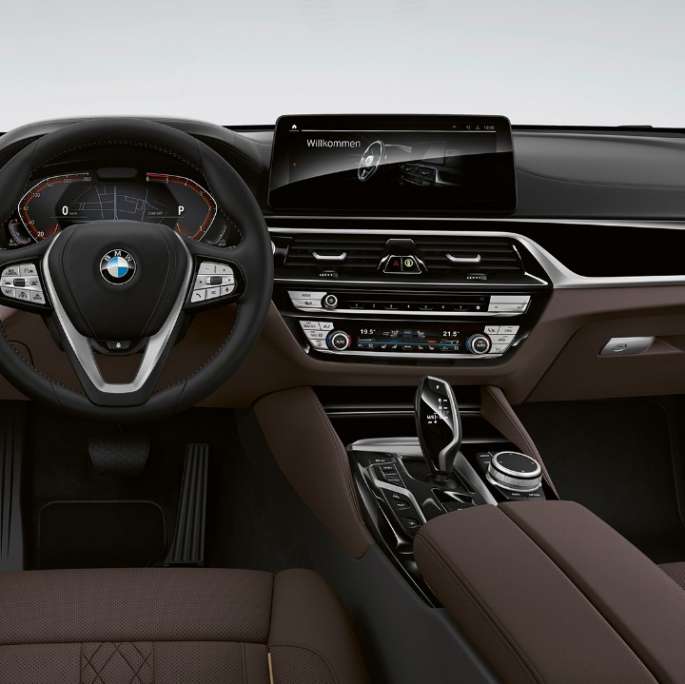 Førerplass BMW 6-serie Gran Turismo Luxury Line G32 2020 BMW 6-serie Gran Turismo G32 640d xDrive 2020 Luxury Line eksklusivt mokkafarget nappaskinn interiør