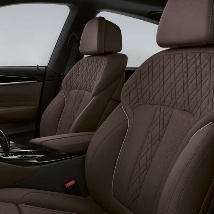 Setetrekk BMW 6-serie Gran Turismo Luxury Line G32 2020 Setetrekk i eksklusivt mokkafarget nappaskinn BMW 6-serie Gran Turismo G32 640d xDrive 2020 Luxury Line interiør