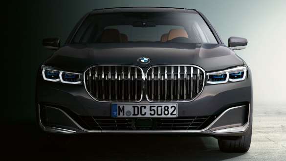 Frontskjørt på BMW 7-serie Sedan BMW 7-serie Sedan: Nærbilde av frontskjørtet sett forfra