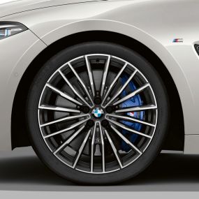 BMW M850i xDrive med 20" lettmetallfelger Multieke 729 M. BMW M850i xDrive med 20" lettmetallfelger Multieke 729 M.