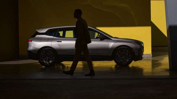 Nytenkende design møter Shy Tech – nye BMW iX. Nytenkende design møter Shy Tech – nye BMW iX.