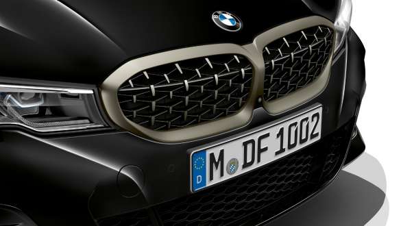 Mild-hybrid-teknologi BMW M340i xDrive sedan G20 2020 BMW M340i xDrive Sedan i G20 2020 Safirsort metallic Mild-hybrid-teknologi Front næropptak