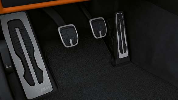 Integrert M-spesifikt bremsesystem BMW X6 M Sedan G80 2020 BMW M3 Sedan G80 2020 integrert M-spesifikt bremsesystem pedaler cockpit
