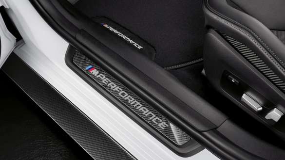 M Performance innstigningslist i karbonfiber BMW M4 Coupé G82 2020 BMW M4 Coupé G82 2020 M Performance innstigningslist i karbonfiber nærbilde