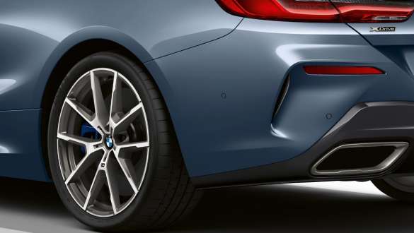 Integrert Active Steering. BMW M850i xDrive Coupé med integrert Active Steering.