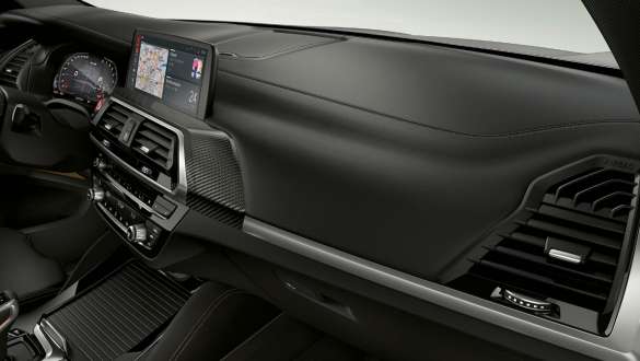 BMW X3 M Competition med Carbon Fibre interiørlister. Kupeen til BMW X3 M Competition med Carbon Fibre interiørlister.