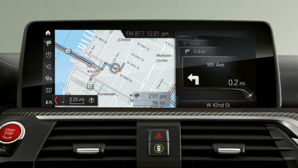 BMW X4 M-modeller med navigasjonssystem Professional. BMW X4 M-modeller med kontrolldisplay med navigasjonssystem Professional.