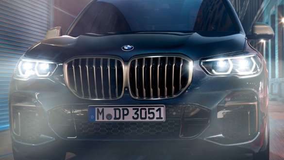 BMW Laserlys BMW X5 M50i og M50d G05 BMW Laserlys BMW X5 M50i og M50d karbonsort metallic G05 2018 SUV sett forfra