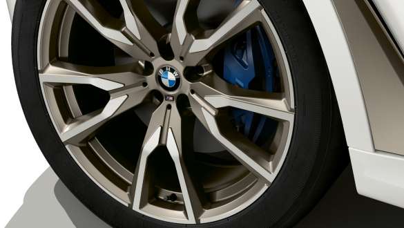BMW X7 M-modell med M sportsbremser BMW X7 M-modell med M sportsbremser, G07, zoomet inn på lettmetallfelgen