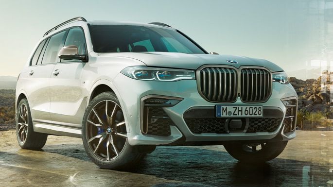 BMW X7 M-modell sett skrått forfra BMW X7 M-modell i mineralhvit, stående, sett skrått forfra, G07, 2019