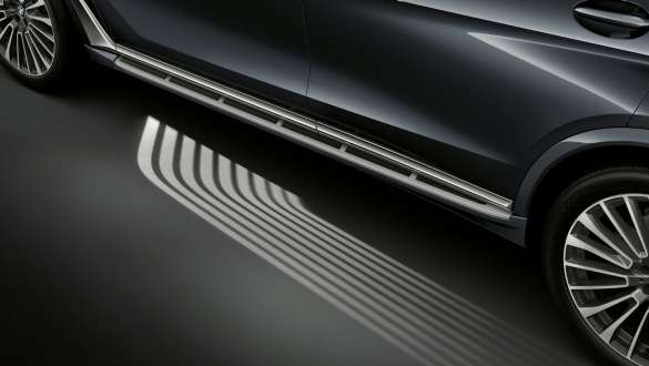 BMW X7 M-modell med Welcome Light Carpet G07 2019 BMW X7 M-modell med Welcome Light Carpet G07 2019