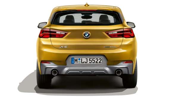 Sett bakfra BMW X2 F39 Sett bakfra BMW X2 2018 F39 Galvanisert gull metallic
