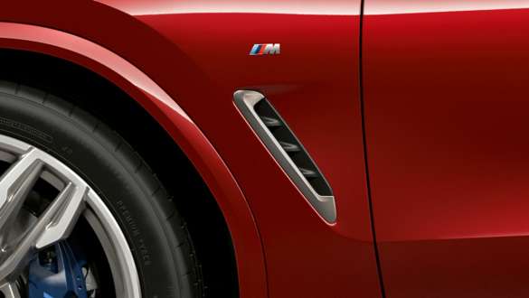 Air breather BMW X4 Air breather BMW X4 M40i G02 2018 Flamencorød med briljanteffekt næropptak