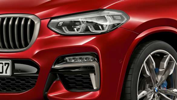 Adaptive LED-hovedlykter og luftinntak BMW X4 Adaptive LED-hovedlykter og luftinntak BMW X4 M40i G02 2018 Flamencorød med briljanteffekt næropptak front