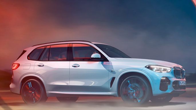 BMW X5 G05 2018 sett fra siden BMW X5 G05 2018 Mineralhvit sett fra siden