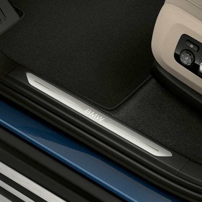 Modell xLine BMW X5 xDrive40i innstegslist Modell xLine BMW X5 xDrive40i G05 2018 Phytonicblå metallic innstegslist