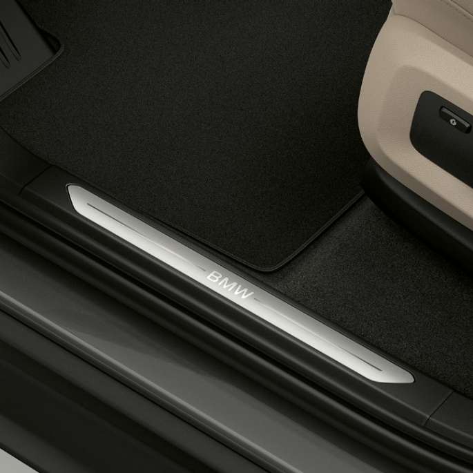 Basismodell BMW X5 xDrive30d innstegslist Basismodell BMW X5 xDrive30d G05 2018 Sofistogrå metallic med briljanteffekt innstegslist