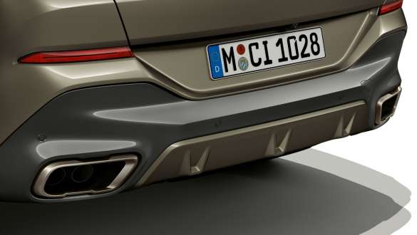 M sportseksosanlegg i BMW X6. Nærbilde av M sportseksosanlegg i BMW X6.