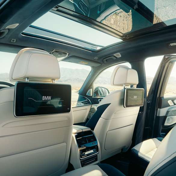 Innvendig design i BMW X7 Kupeen i BMW X7 sett fra tredje seterad