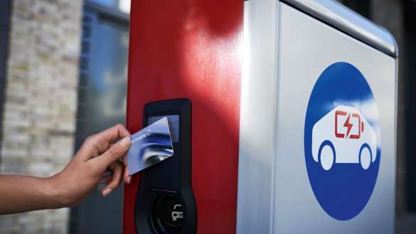 BMW underveis lading BMW Charging Card BMW elektromobilitet elbil lading underveis lading BMW Charging Card