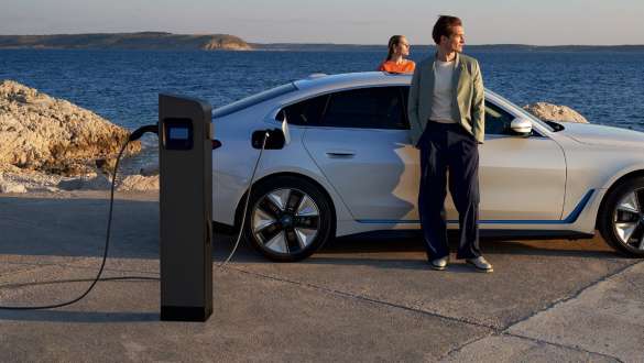 Laddningsstation elbil laddning på resan BMW eMobility laddningsstation elbil laddning på resan