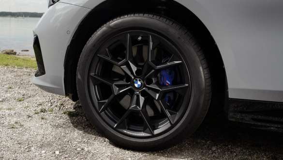 19" M Performance lettmetallfelg Y-eke 942 M, matt Jet Black, komplett sommerhjulsett 19" M Performance lettmetallfelg Y-eke 942 M, matt Jet Black, komplett sommerhjulsett