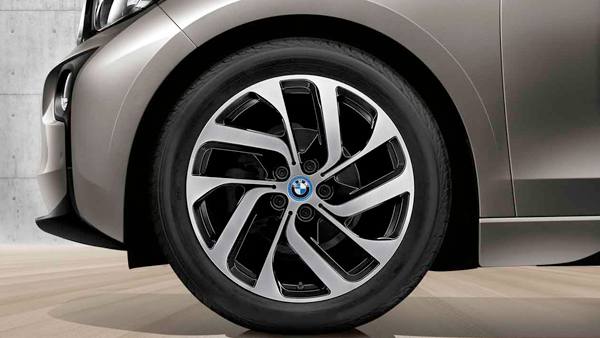 19 Bmw I Lettmetallfelger Stjerneeke 427 Komplett Vinterhjulsett Den billigste bruktbilen ligger ute til kr. 19 bmw i lettmetallfelger stjerneeke