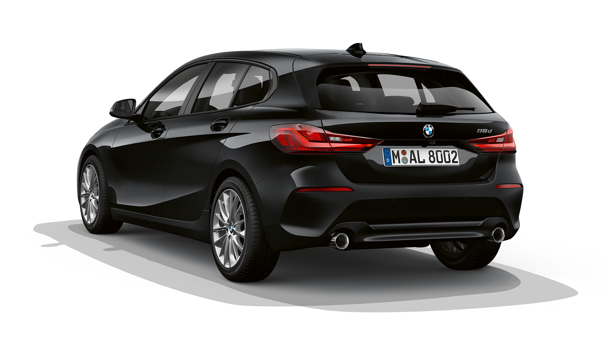 BMW 1-serie Modell Advantage, skrått bakfra BMW 1-serie Modell Advantage i Sort, studioopptak skrått bakfra.