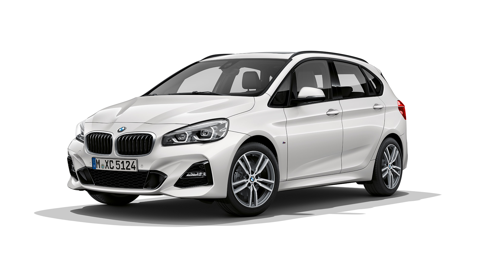BMW 2-serie Active Tourer modell M Sport BMW 2-serie Active Tourer i hvitt 220d xDrive Modell M Sport F45 2018 Mineralhvit metallic sett skrått forfra