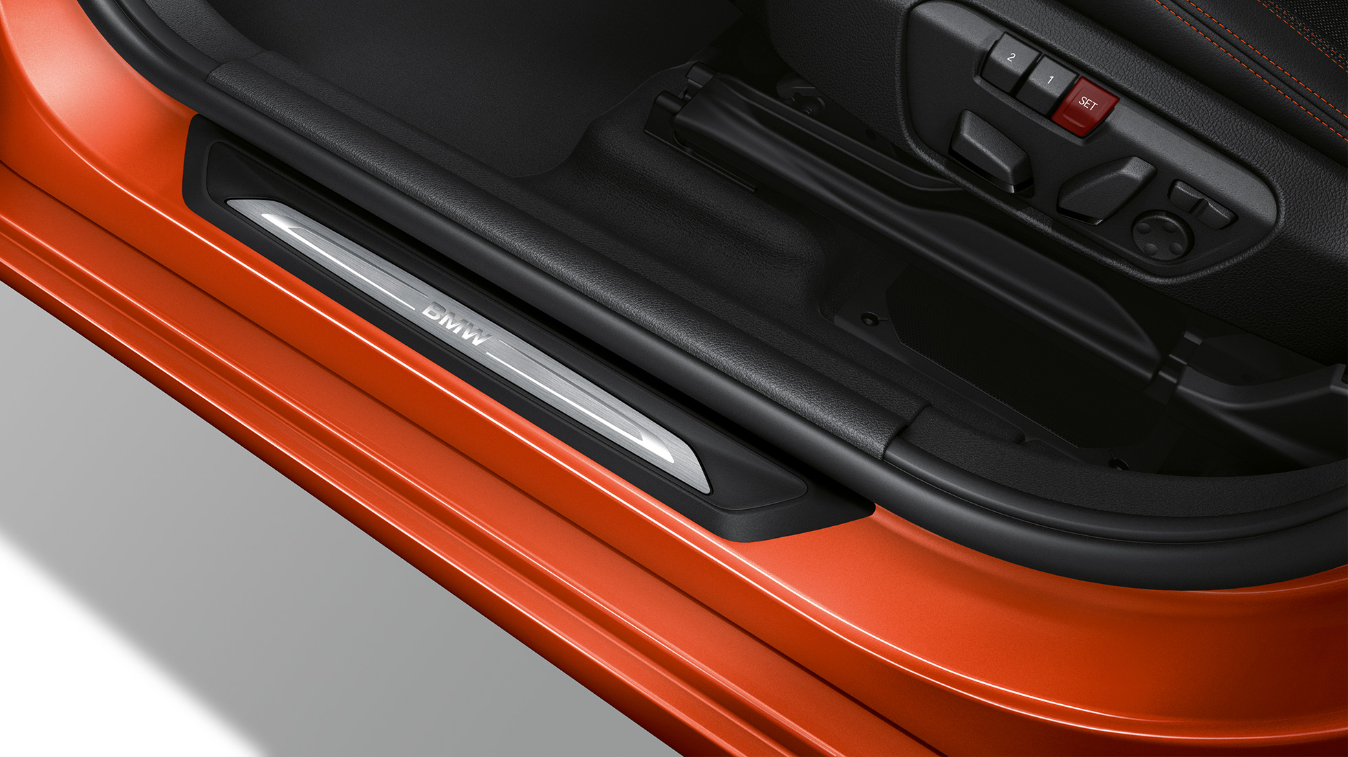 Innstigningslister BMW 2-serie Active Tourer modell Sport Line Innstigningslister BMW 2-serie Active Tourer modell Sport Line 220i F45 2018 Sunset Orange metallic
