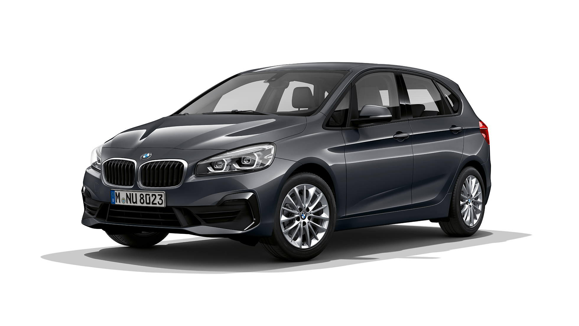 Sett skrått forfra BMW 2-serie Active Tourer modell Advantage BMW 2-serie Active Tourer modell Advantage 218i F45 2018 Mineralgrå metallic sett skrått forfra