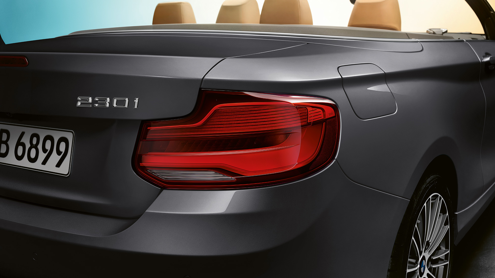 Modellbetegnelse på hekken til BMW 2-serie Cabriolet Modellbetegnelse på hekken til BMW 2-serie Cabriolet