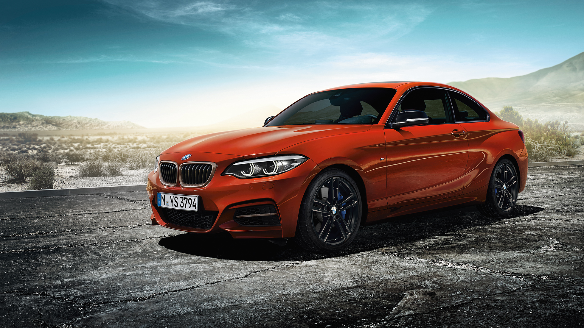 Fronten på BMW 2-serie Coupé som står i ro Fronten på BMW 2-serie Coupé som står i ro