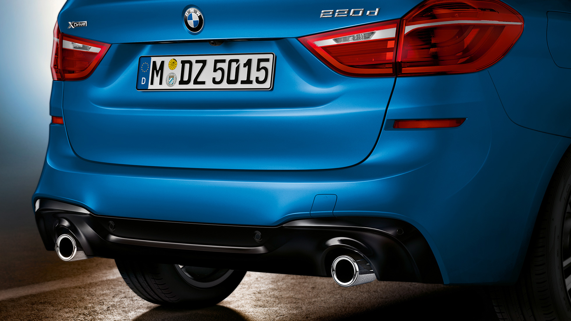Hekkparti BMW 2-serie Gran Tourer Hekkparti BMW 2-serie Gran Tourer F46 Facelift 2018 Estoril blå metallic Næropptak hekk