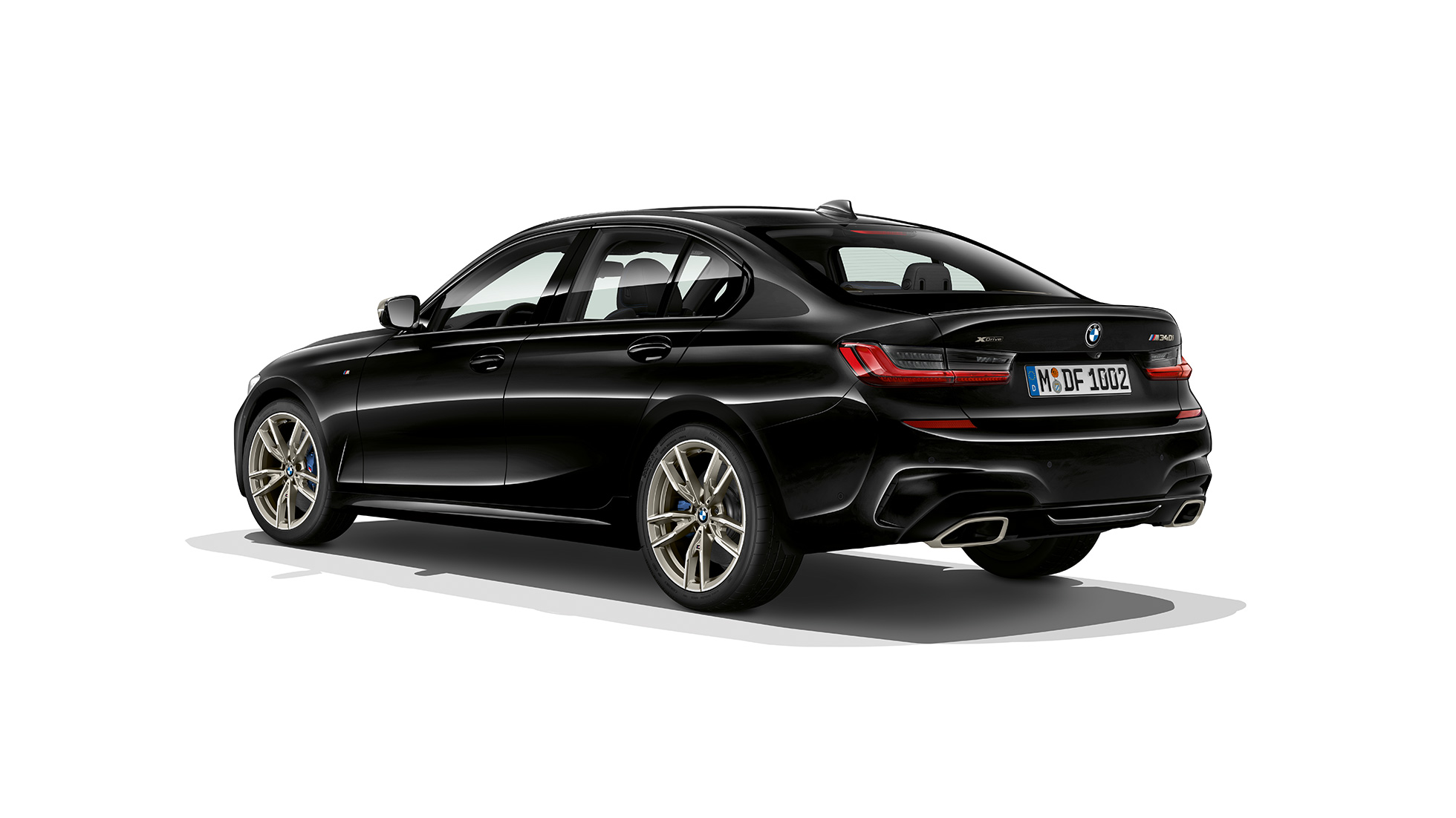 Hekken på BMW 3-serie M340i xDrive Sedan. BMW 3-serie M340i xDrive Sedan sett skrått bakfra.