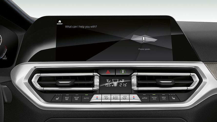 BMW 3-serie Sedan (G20), BMW Intelligent Personal Assistant. Nærbilde av skjermene på førerplassen i BMW 3-serie Sedan (G20) med BMW Intelligent Personal Assistant sett forfra.