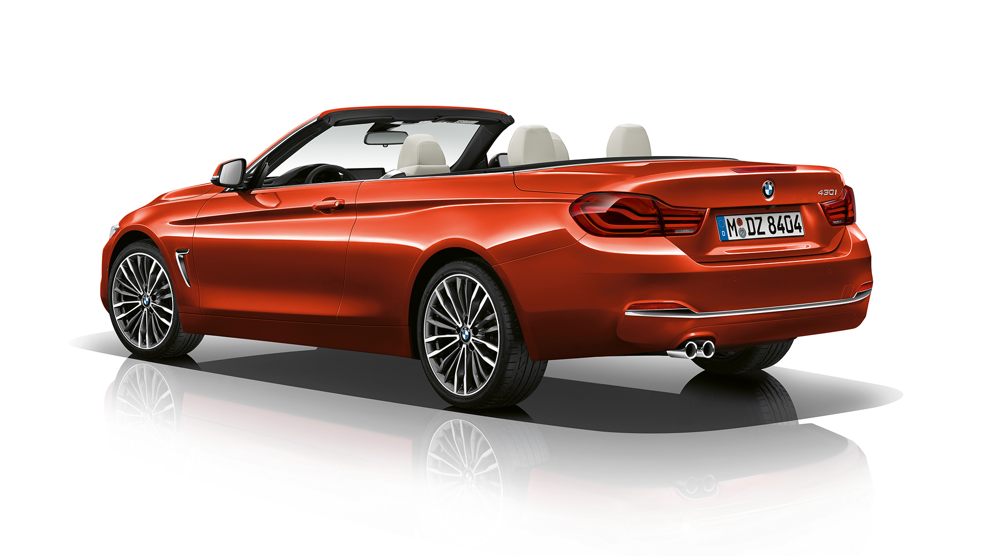 BMW 4-serie Cabriolet, Model Luxury Line sett skrått bakfra BMW 4-serie Cabriolet, Model Luxury Line sett skrått bakfra