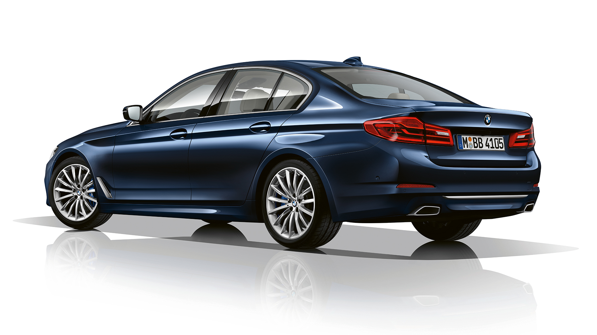 Luxury Line sett skrått bakfra BMW 5-serie sedan Luxury Line BMW 5-serie sedan 540d sedan G30 Imperialblå briljanteffekt metallic sett skrått bakfra