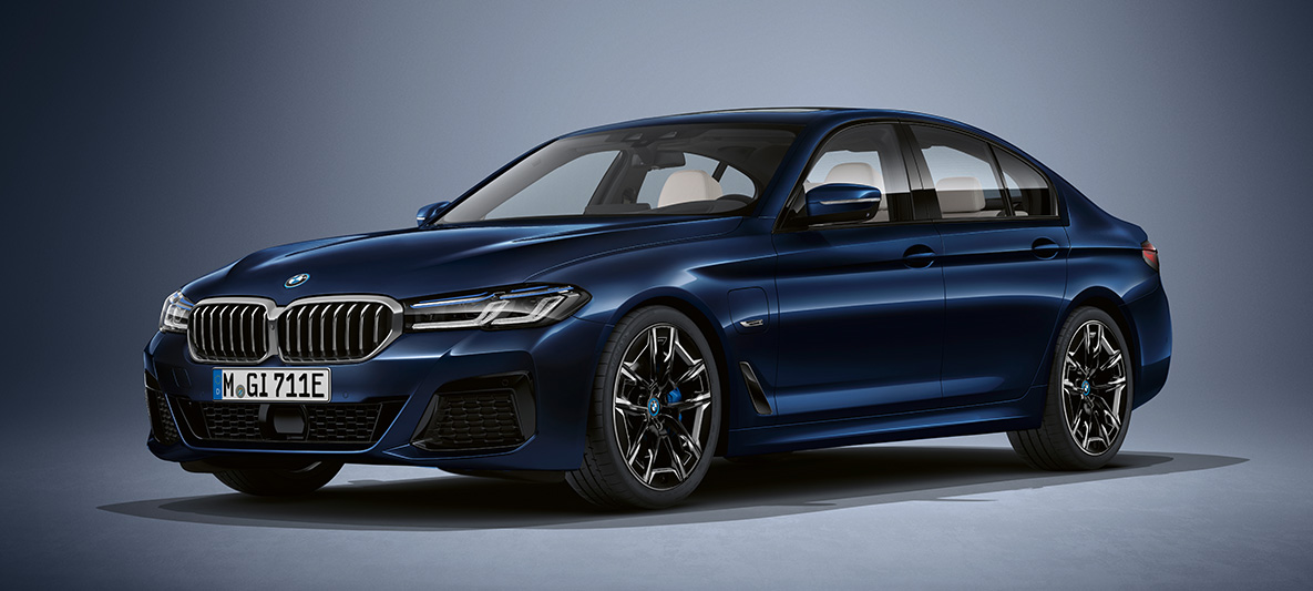 Individual lakkering BMW 5-serie Sedan G30 BMW 5-serie Sedan Individual G30 Facelift 2020 skrått forfra stående