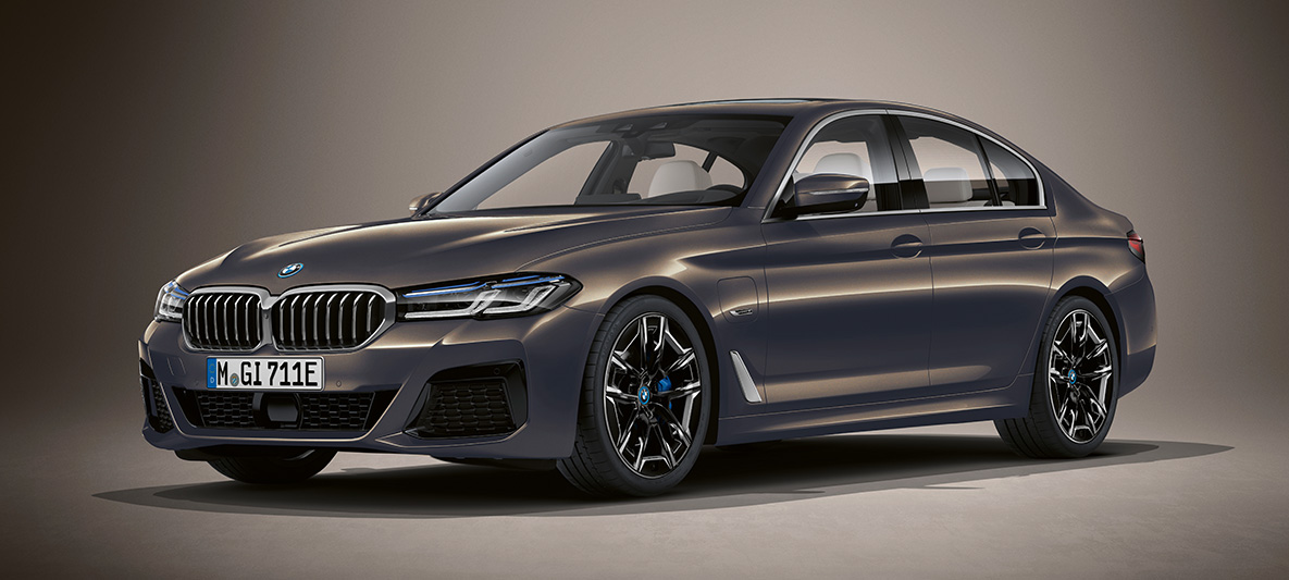 Individual lakkering BMW 5-serie Sedan G30 BMW 5-serie Sedan Individual G30 Facelift 2020 skrått forfra stående