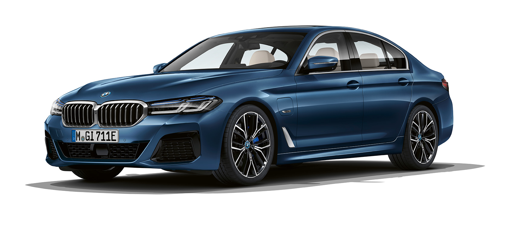 BMW 5-serie Sedan G30 stående BMW 5-serie Sedan G30 Facelift 2020 skrått forfra stående
