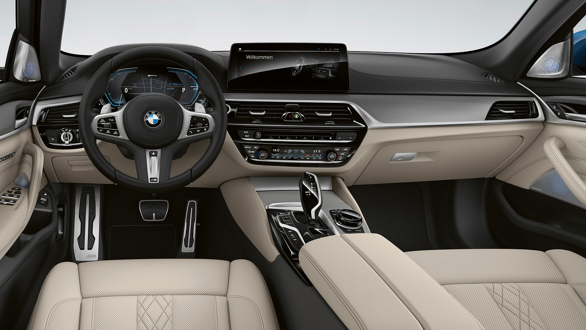 Førerplass BMW 5-serie Sedan Plug-in hybrid G30 M Sportspakke Førerplass BMW 5-serie Sedan 520d xDrive G30 2020 M Sportspakke skinn “dakota” sort med blå kontrastsømmer interiør
