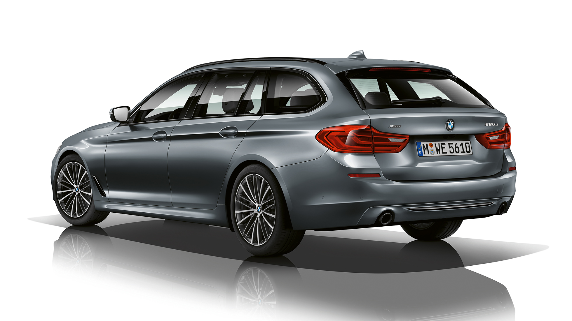 Sport Line sett skrått bakfra BMW 5-serie Touring Sport Line BMW 5-serie Touring 520d Touring G31 Bluestone metallic sett skrått bakfra